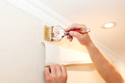 Pose de papier peint à Préval — revêtements muraux et toiles de verre